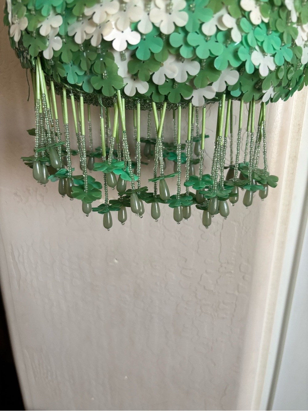 NWT Handcrafted Green Floral Sequin Bag w/ dangling fringe- Mint, Green & White - Picture 4 of 5
